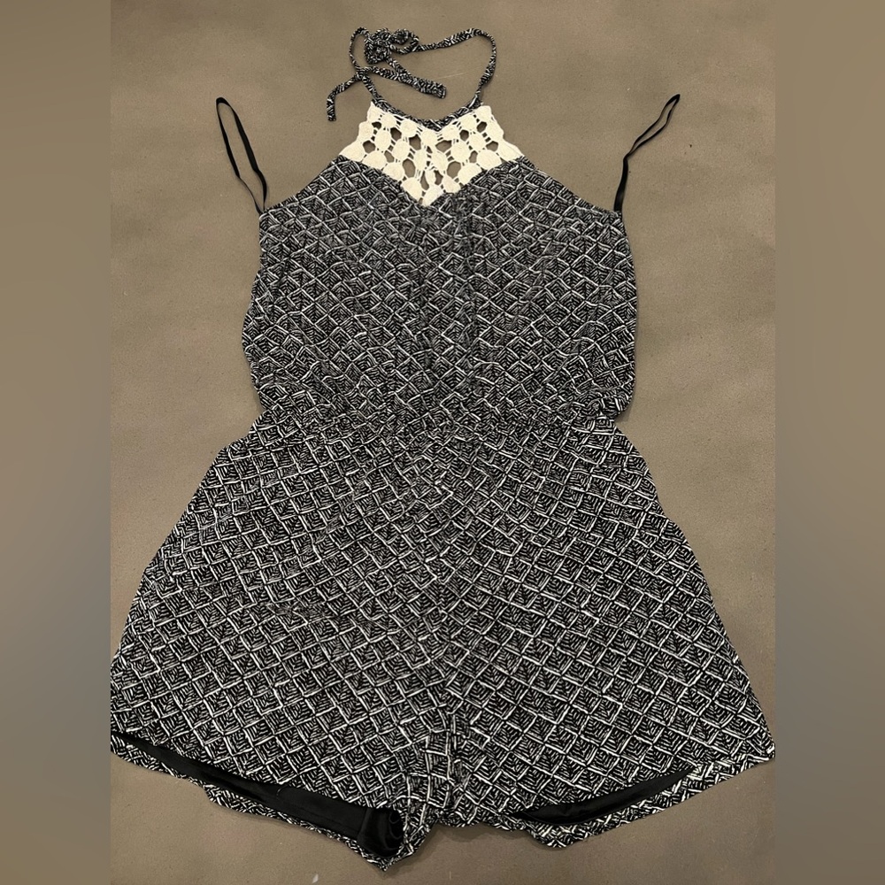 Miami Women’s Sleeveless Halter Romper, Black/White Abstract Print, size L
